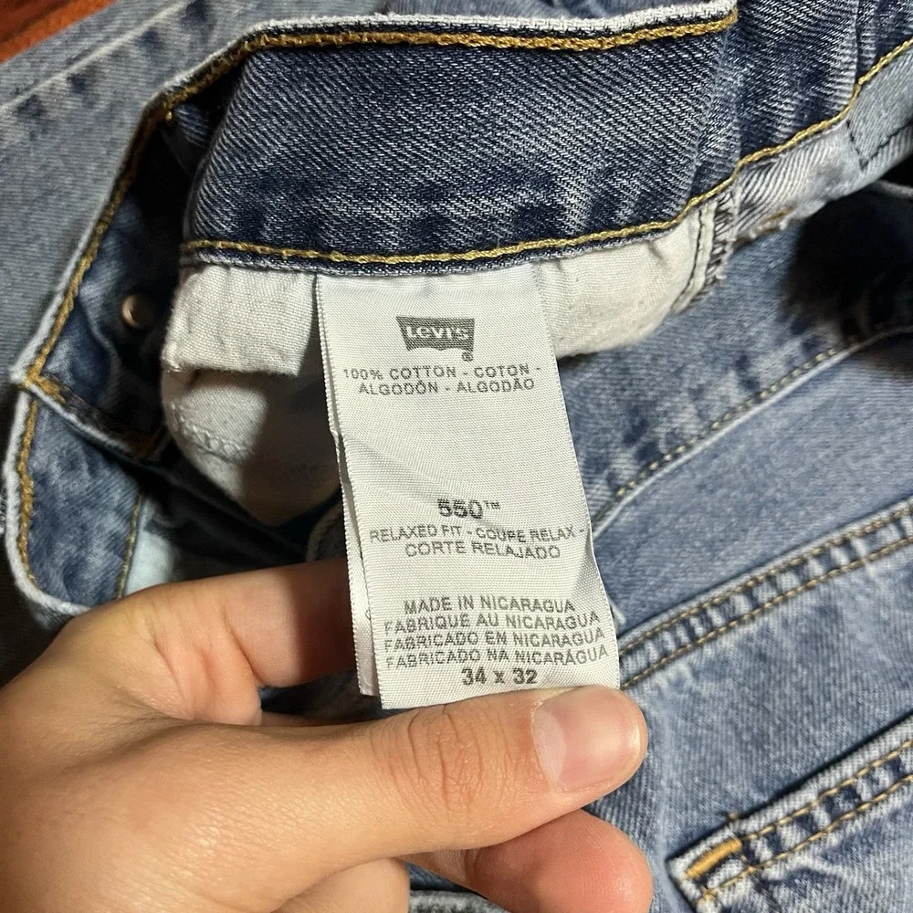 Vintage Levis 550 Jeans Mens 34x32 Blue Relaxed Fit Denim Light Wash Y2K READ *